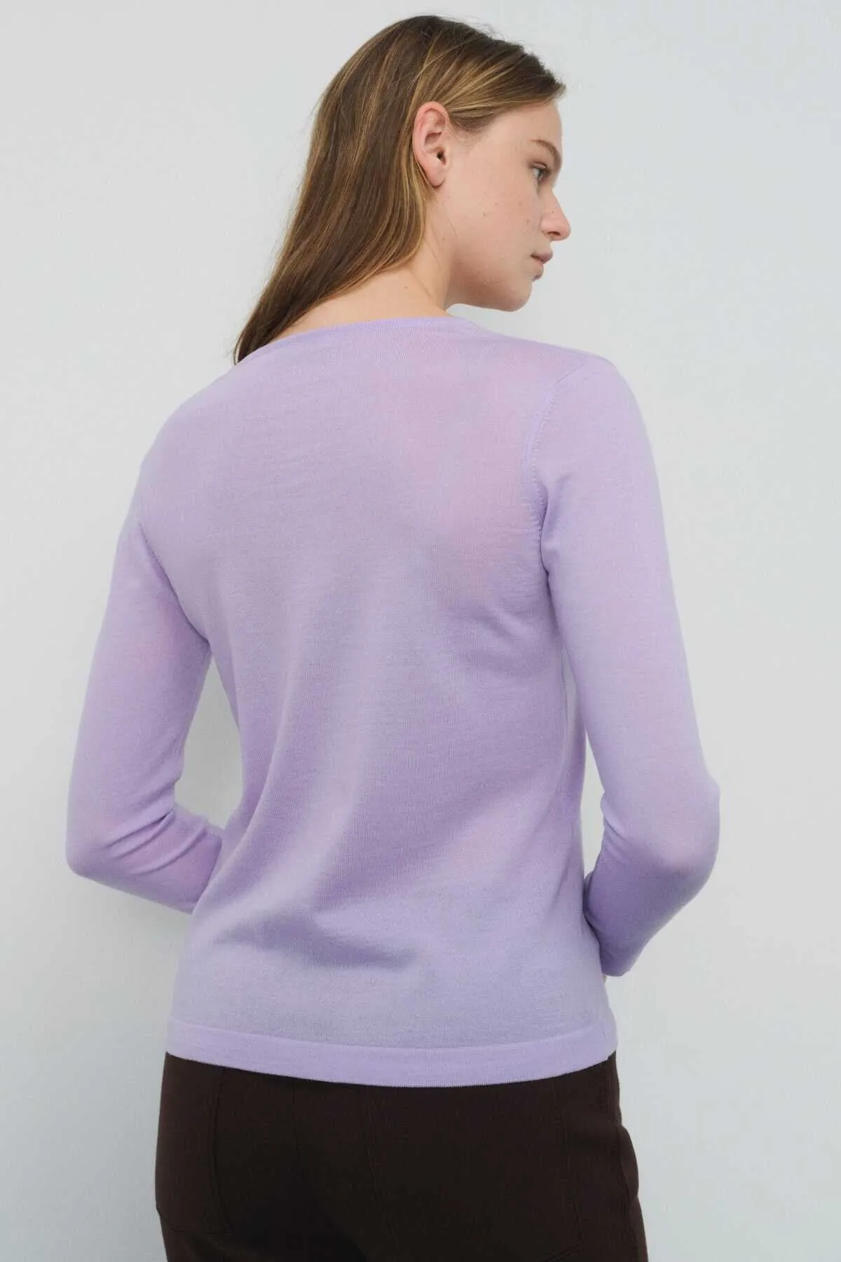 100% Wool Lilac Long Sleeve V Neck Sweater