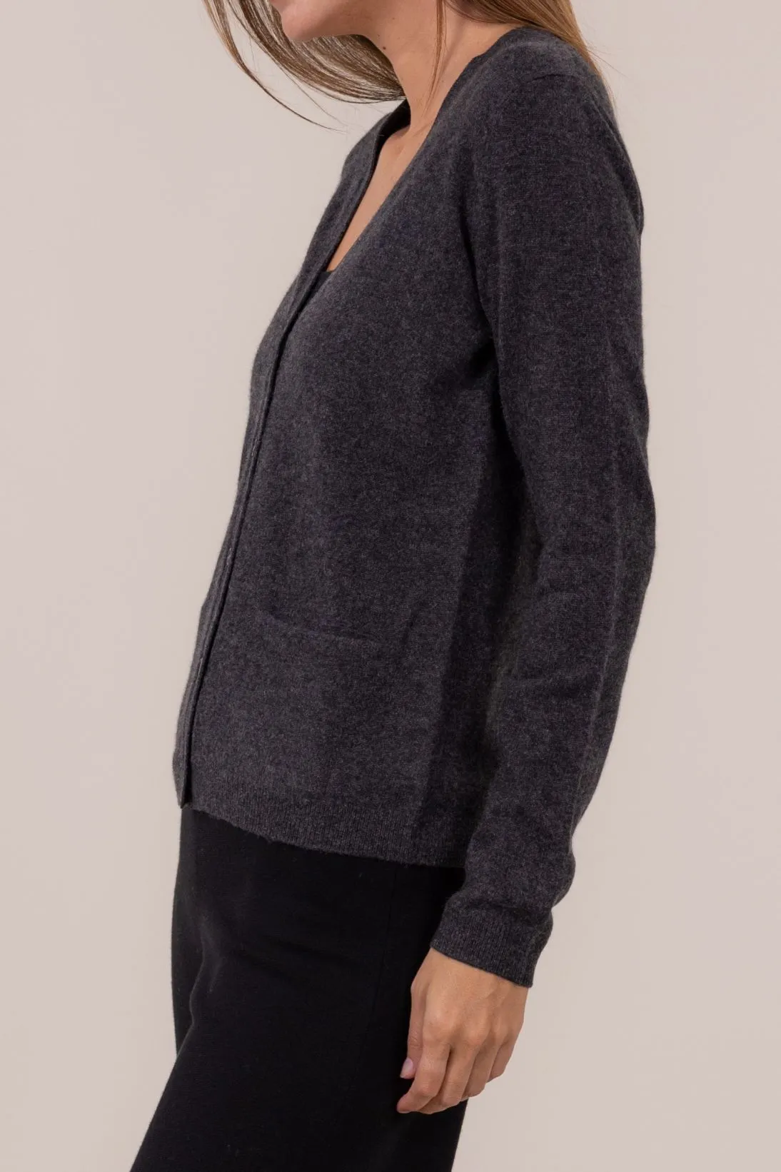 CLASSIC CASHMERE V-NECK CARDIGAN