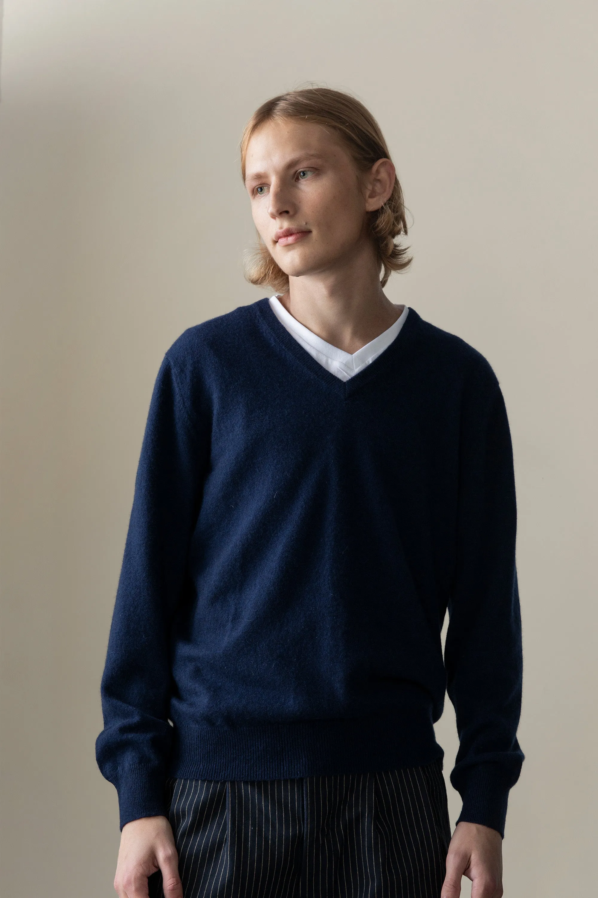 Men's Cashmere V Neck Jumper - Cosmos